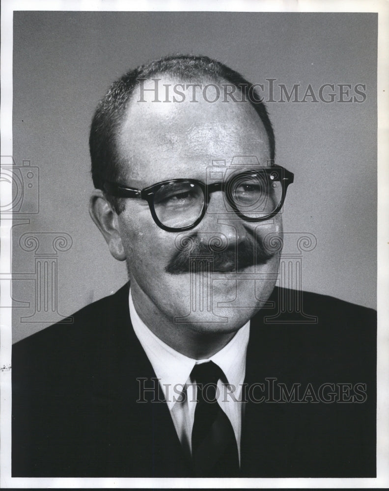1967 Press Photo John C. Calhoun, Manager for American Express, Cairo, Egypt - Historic Images