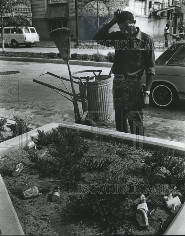 1973, Arthur George at Birmingham Green in Birmingham, Alabama - Historic Images