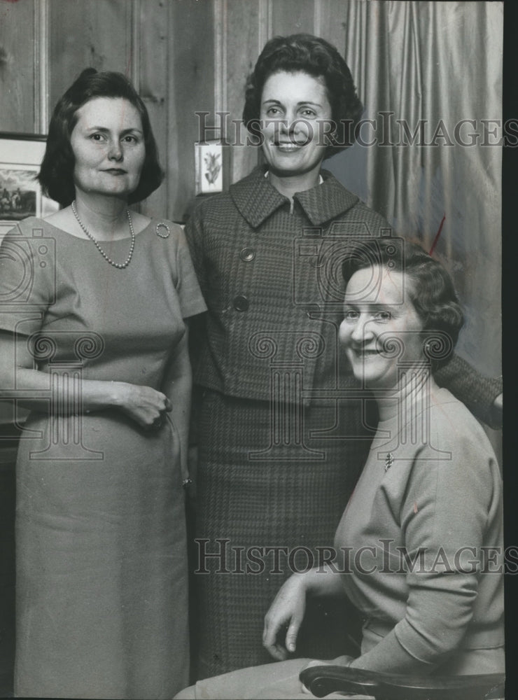 1961 Press Photo Mrs. Bew White Junior, Mrs. Rl. L. Jackson and Other at Party - Historic Images