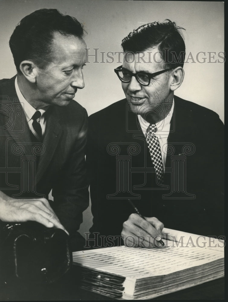 1966 Doctor Joseph E. Weldon and Bew White Junior of United Appeal - Historic Images