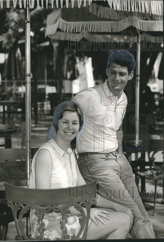 1971 Dr. & Mrs. Sam Wiesel, Alabama Scribblers Club - Historic Images