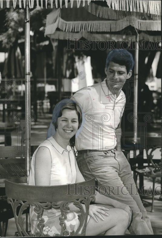 1971 Dr. & Mrs. Sam Wiesel, Alabama Scribblers Club - Historic Images