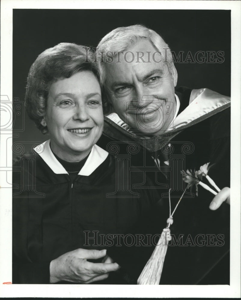 1978 Auburn University Professor Dr., Mrs. Grady Cox, graduation day - Historic Images