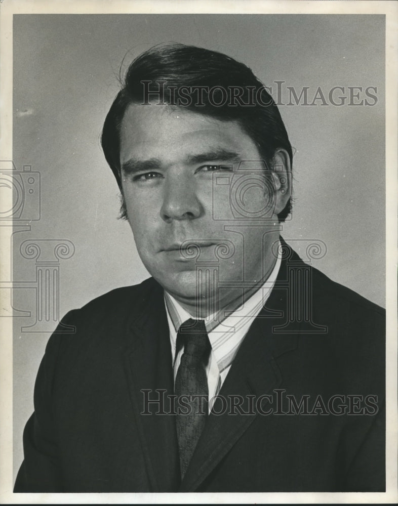 1971 Press Photo Dr. Dan Coyle, candidate for city council - abna29522 - Historic Images