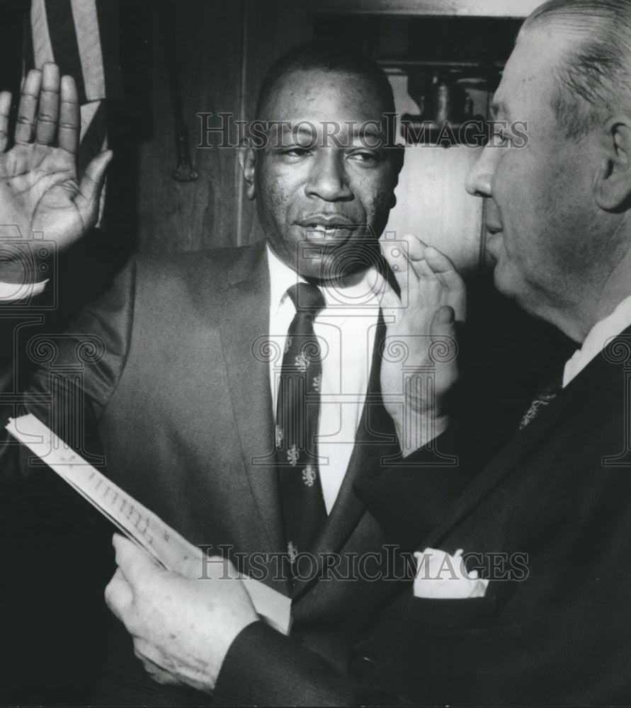 1969 Press Photo Reverend H.H. Wheeler, Sworn in as Constable of Precinct 9, AL - Historic Images