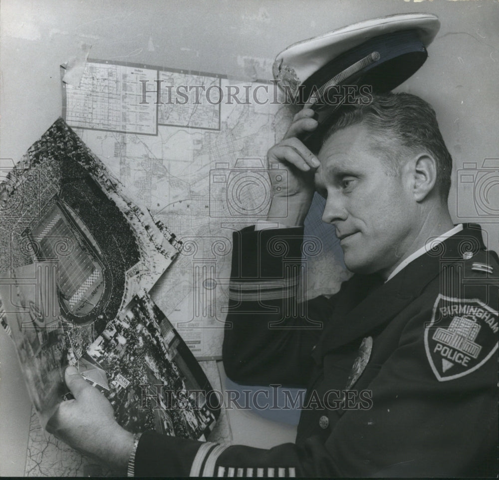 1968 Press Photo Captain George Wall, Birmingham Police Department - abna29658 - Historic Images