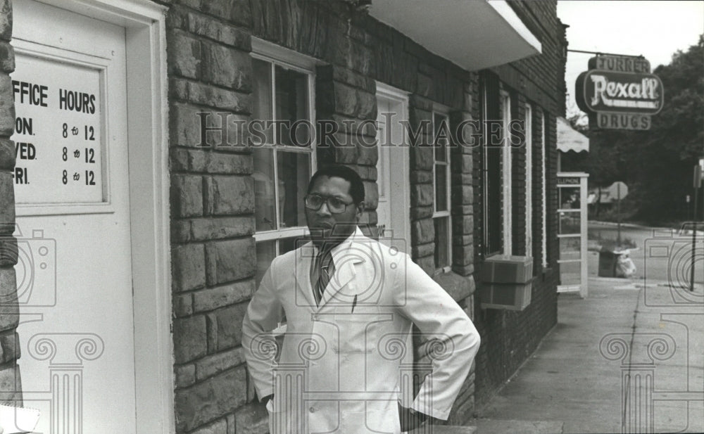 1979, Pratt City&#39;s only physician Doctor Robert Cain - abna29704 - Historic Images