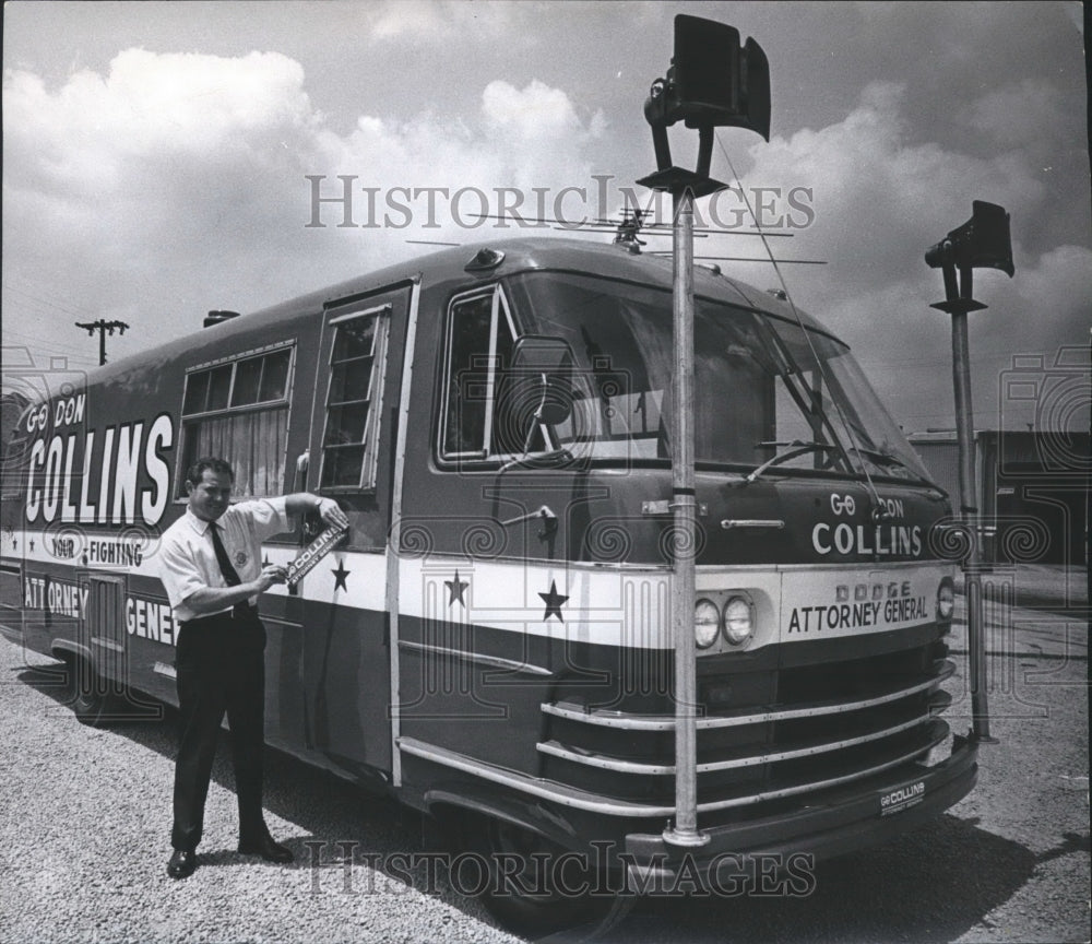 1966 Press Photo Alabama State Representative Don Collins With Campaign Bus - Historic Images