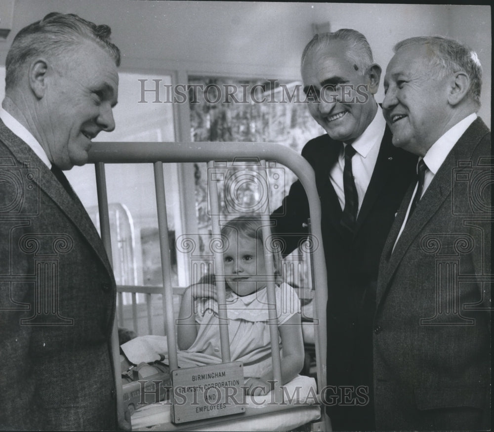 1967 Press Photo Walter Tubbs, J. E. Crutchfield, E. E. Cavaleri with Child - Historic Images