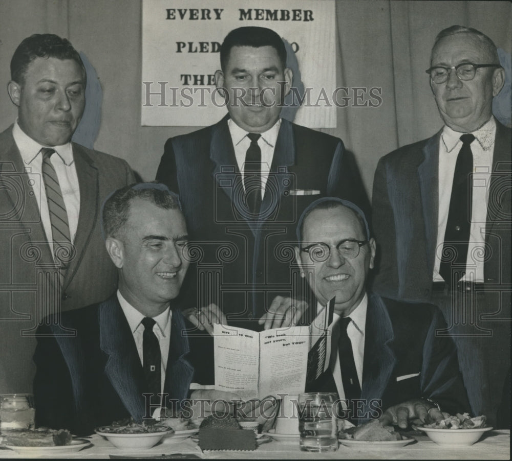 1960 Press Photo Dr. J.R. White, Other Clergy at Ensley Baptists at Dinner - Historic Images