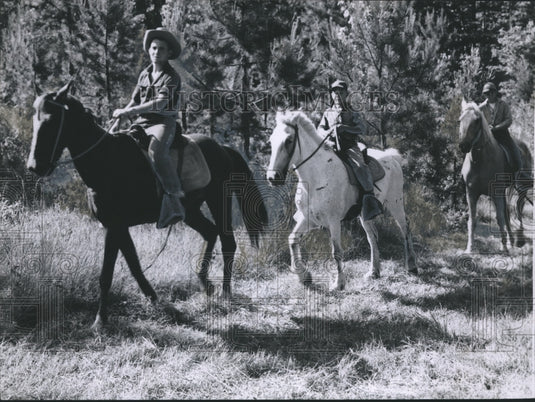 Press Photo Horseback riders at YMCA Camp Cosby near Birmingham - abna29971 - Historic Images