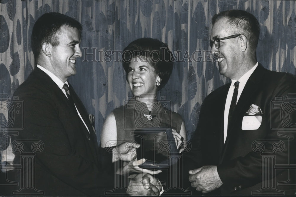 1968, Farmers Mr. and Mrs. Stuart Whatley of Beauregard honored - Historic Images