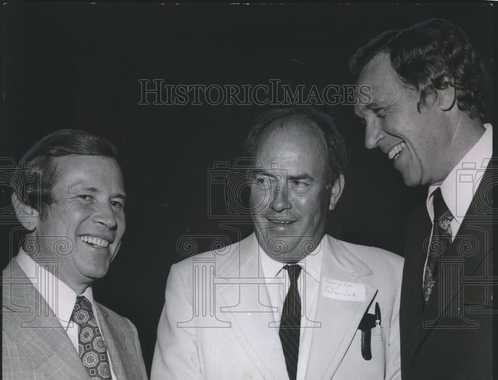 1975, Temple Tutwiler with Other Men Discuss Politics - abna30077 - Historic Images