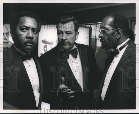 1990, Police Officers Discuss Shooting at Policemen's Ball - Historic Images