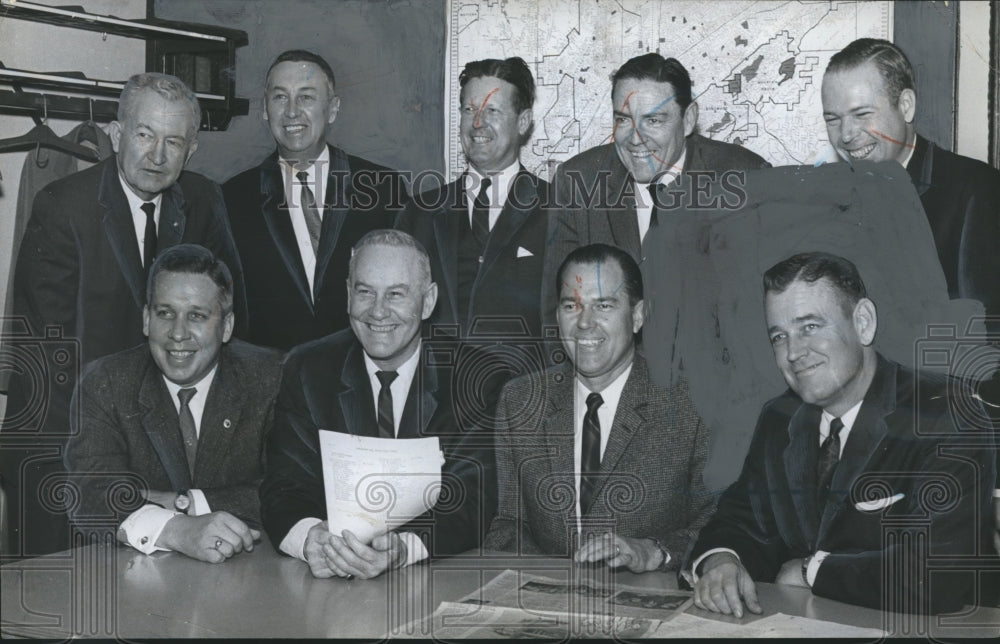 1962 Press Photo Members of the Birmingham Real Estate Board planning Festival - Historic Images