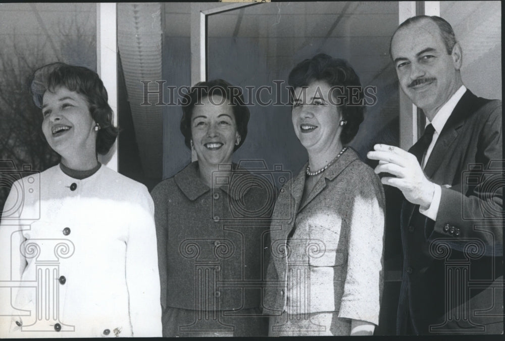 1964 Press Photo Members and Chairman of Volunteer Committee, Birmingham - Historic Images