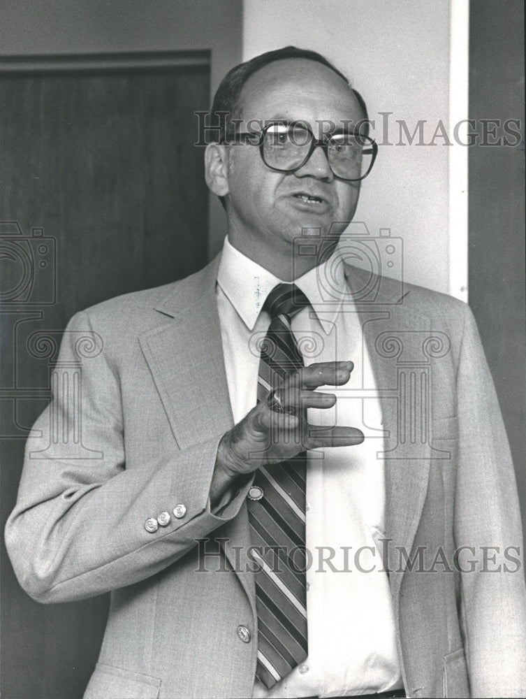 1984, Mountain Brook, Alabama Police Chief John Haley - abna30255 - Historic Images