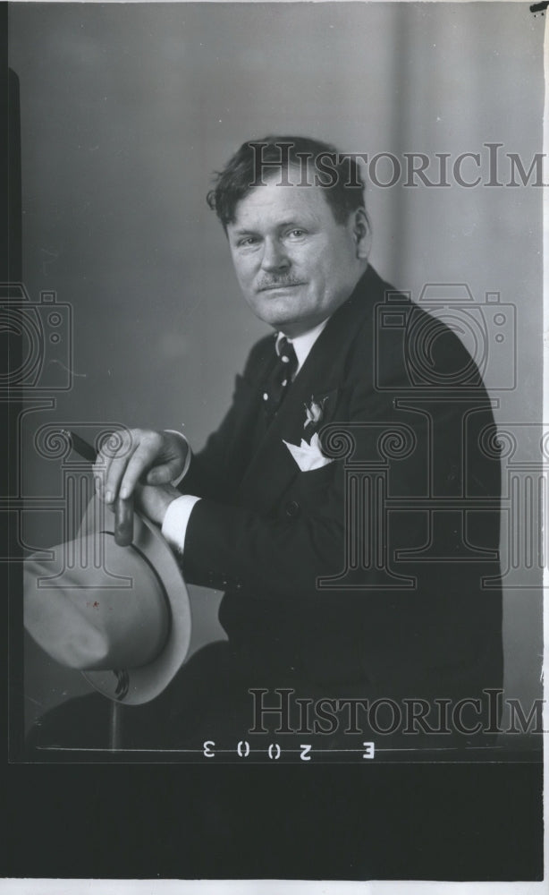 Press Photo Grocer C. Hall, Senior, Newspaper Editor - abna30288 - Historic Images