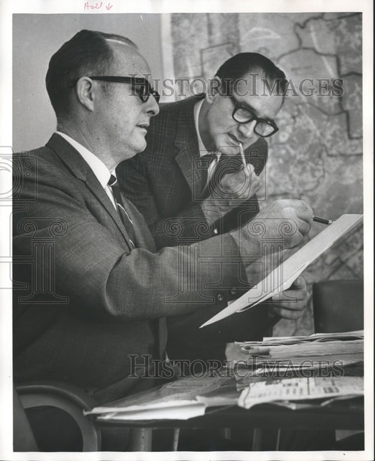 1969 Press Photo Doctor J. Revis Hall, Jefferson County School Superintendent - Historic Images