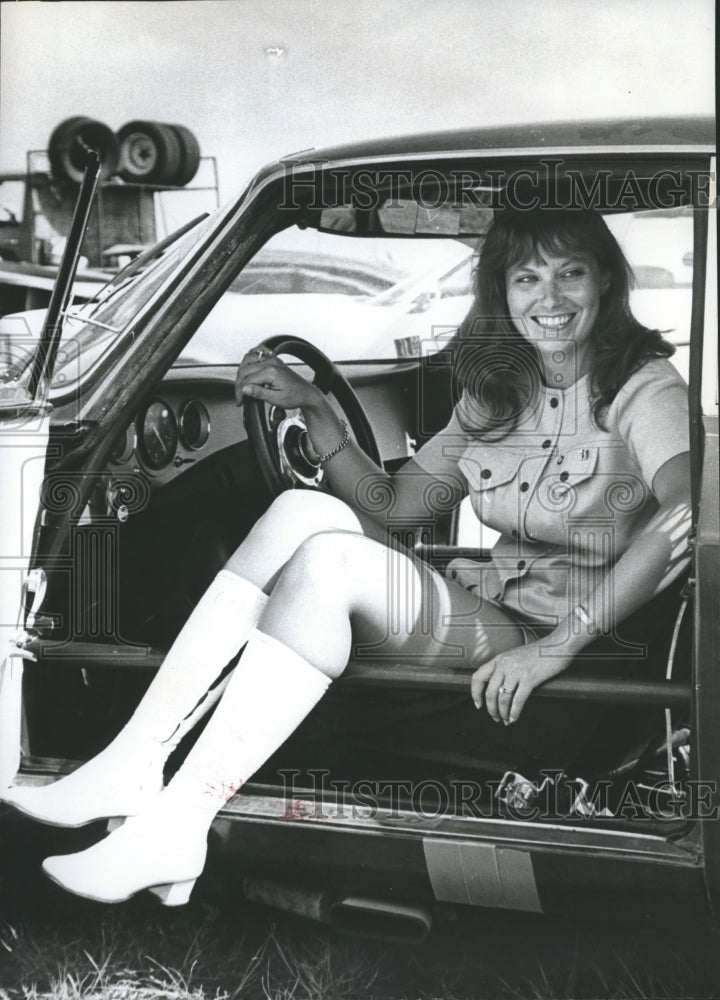 1972 Press Photo Mrs. Sharon Fuller, Sports Car Driver of Gadsden, Alabama - Historic Images