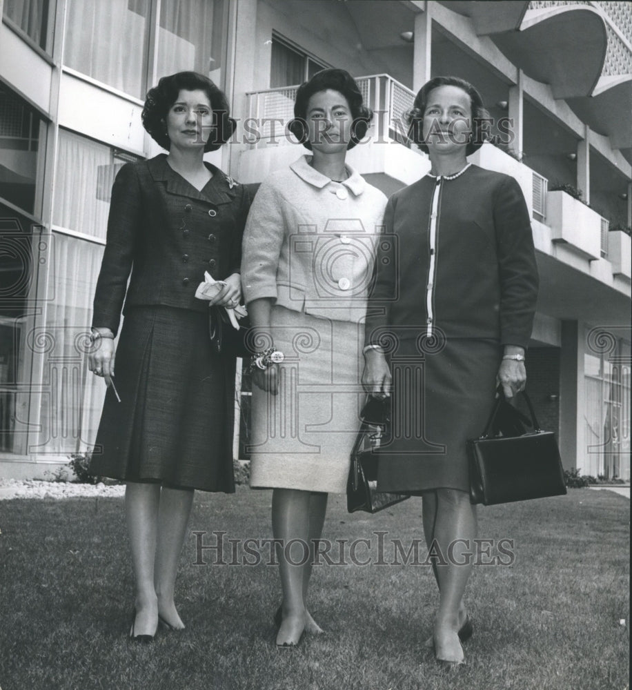 1965 Press Photo Mrs. Virginia McDavid Goodson Others plan Fashion Gala - Historic Images