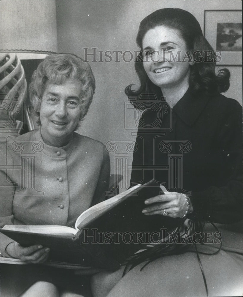 1971 Press Photo United Jewish Fund Women&#39;s members planning meeting - abna30676 - Historic Images