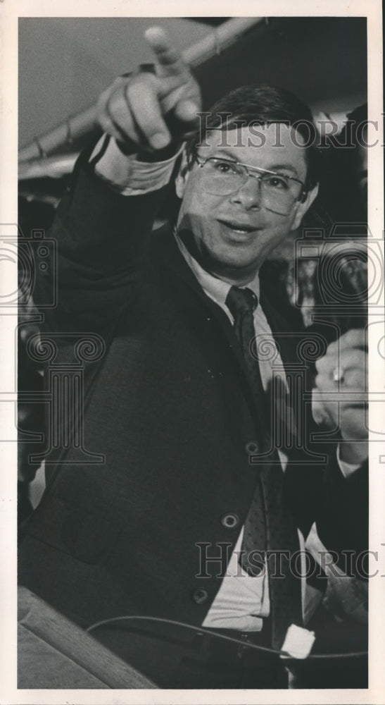 1986 Charlie Graddick, Alabama Governor Elect talks to Supporters - Historic Images