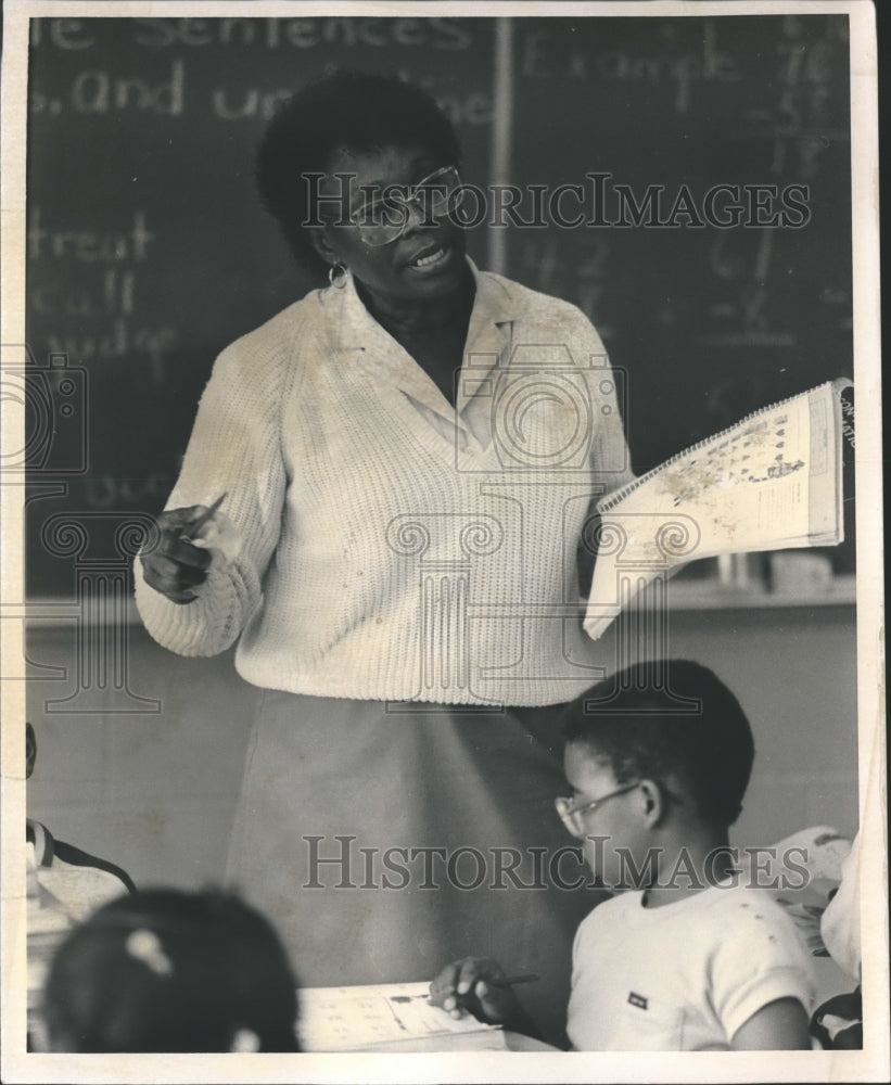 1988, Minnie Garrett at Work in Classroom, Birmingham, Alabama - Historic Images