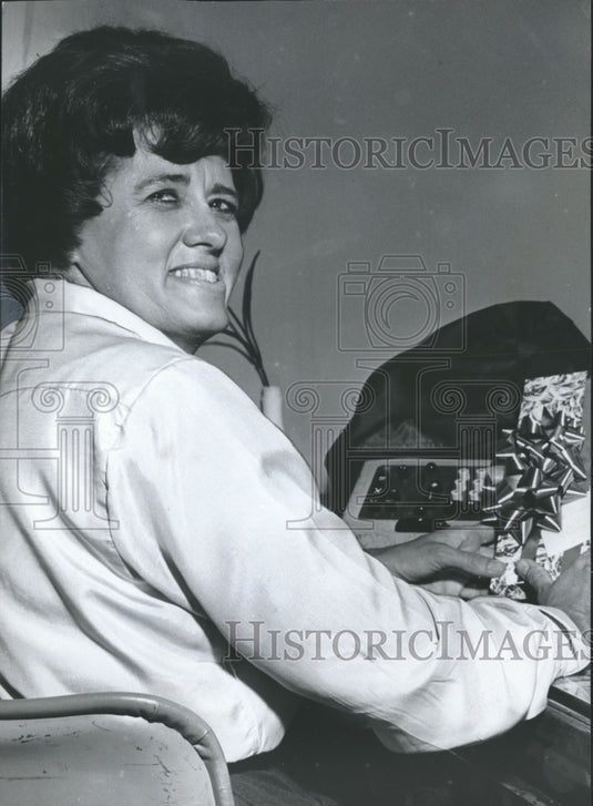 1969, "Birmingham News" Employee Flo Hardin Unraps Retirement Gift - Historic Images