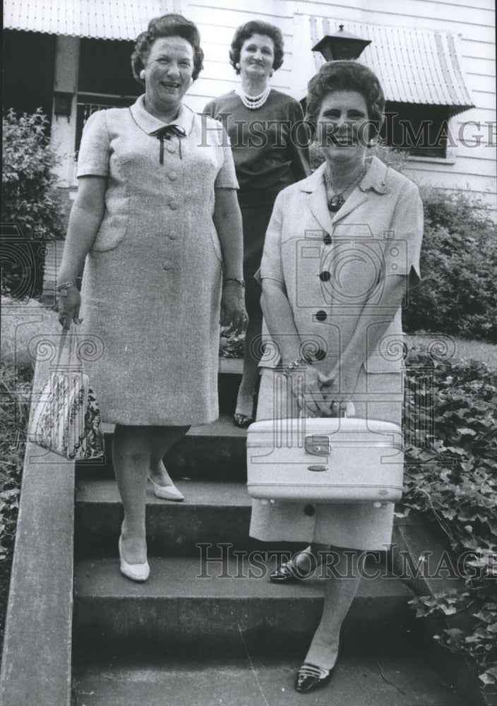 1967 Press Photo Alabama Federation of Women&#39;s Clubs members off to convention - Historic Images