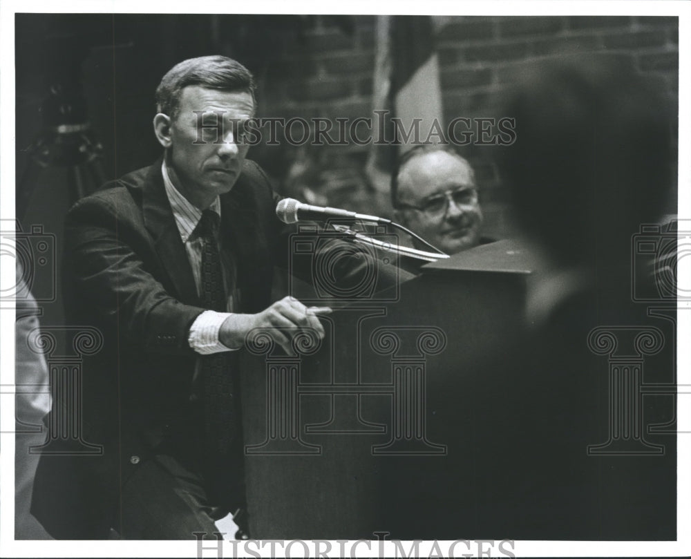 1992 Ben Erdreich listens with Doctor John Durant - Historic Images