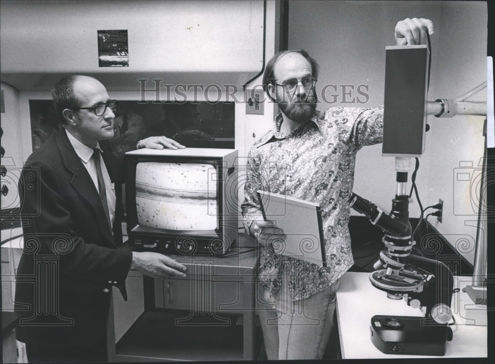 1977, Dr. Felkenes, Rick Lovell Check Out New Lab Monitor, Alabama - Historic Images