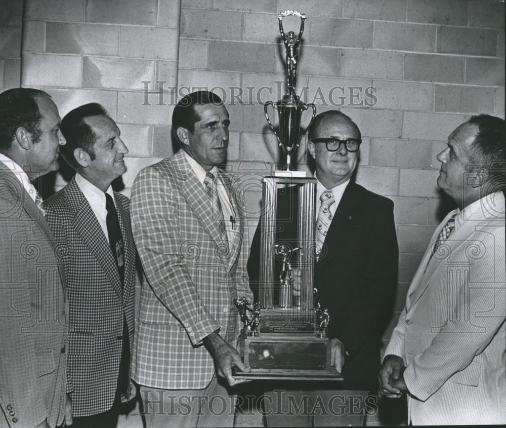 1974 Press Photo Jefferson County high school coaches gather for supper meeting - Historic Images