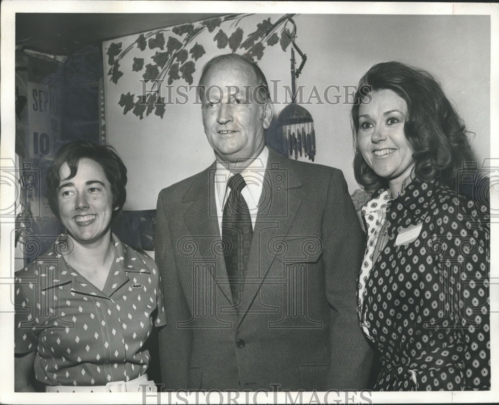 1973 Press Photo Democratic Women&#39;s meet, Belle Stoddard, Tom Gloor, C. Dominick - Historic Images