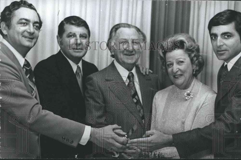 1972 Press Photo Family celebrates Nathan Goldstein&#39;s 75th birthday - abna31366 - Historic Images