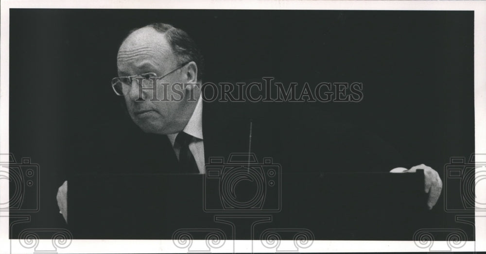 1987 USX&#39;s Thomas Graham listens to question at Rotary Club - Historic Images