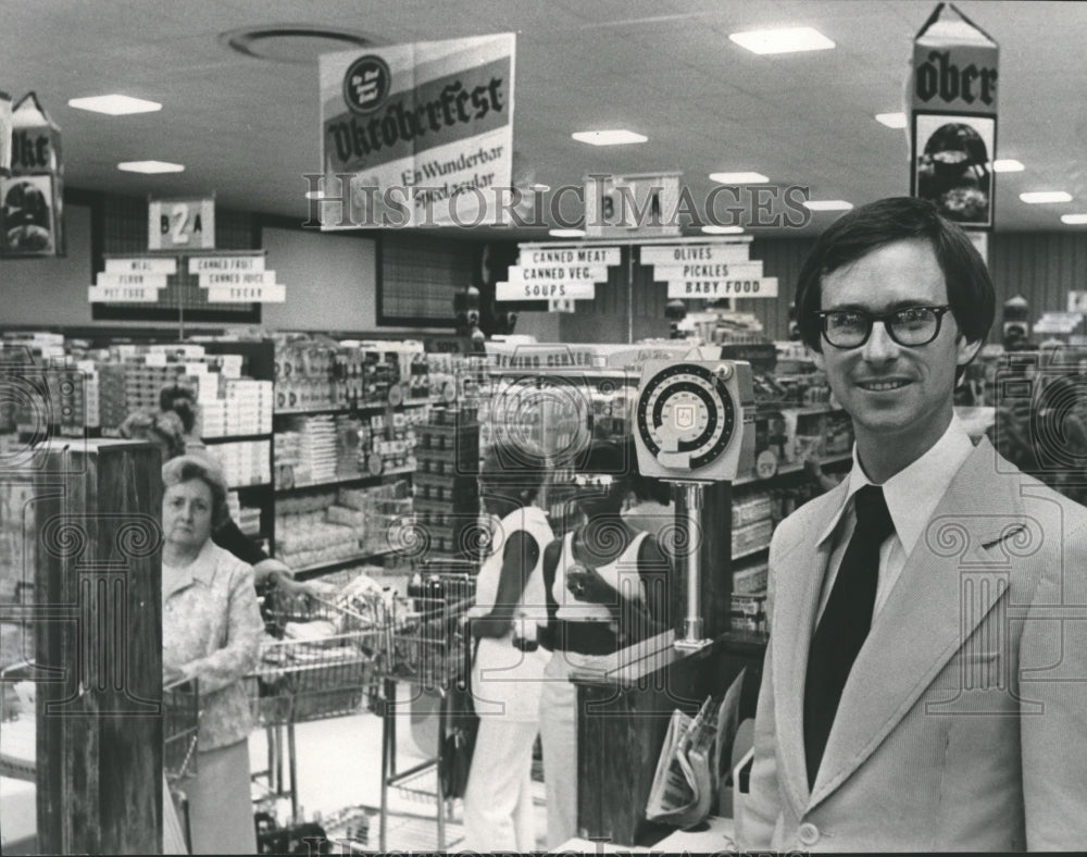 1975, Western Supermarket - Ed Goodwin, Location Manager - abna31429 - Historic Images