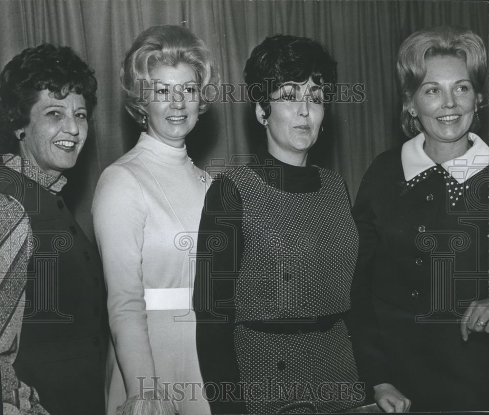 1971 Press Photo American Women in Radio and TV honored at Parliament House - Historic Images