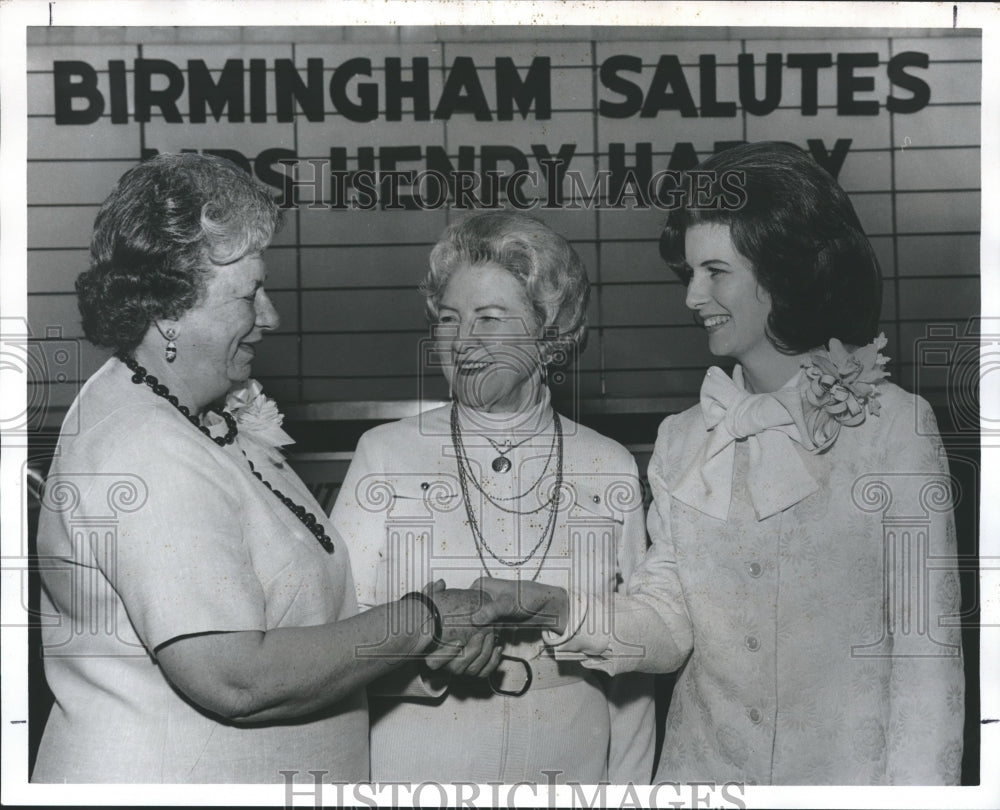 1973, Mrs. Henry Hardy director, 3rd District AFWC &amp; award winners - Historic Images