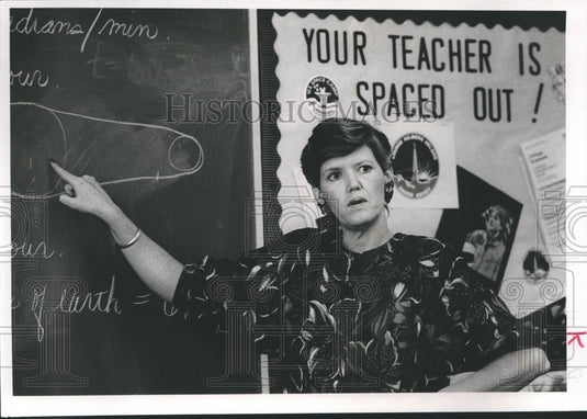 1988 Teacher Peggy Harrell discusses a math problem, Alabama - Historic Images