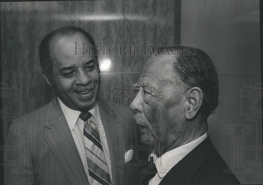 1982 Press Photo Richard Arrington & Otey Hancock, 103 years old - abna31523 - Historic Images