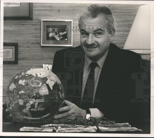 1988 Ron Froehlich, International Trader, Alabama - Historic Images