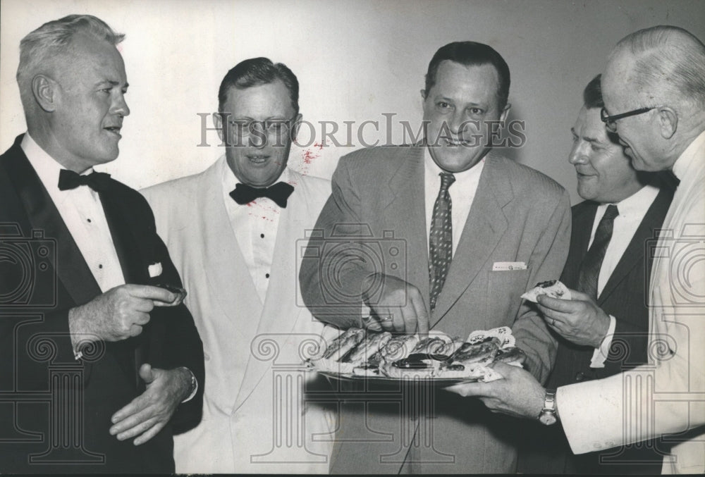 1960, MacDonald Gallion Attorney General & Dr. J.D. Sullivan Dentist - Historic Images