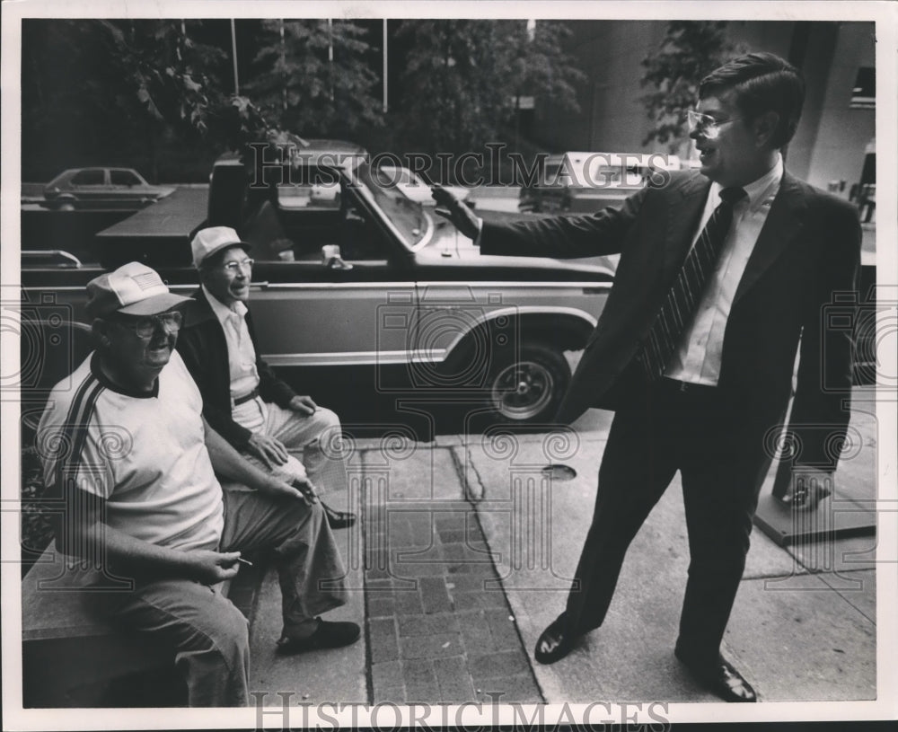 1986, Charles Graddick talks to folks in downtown Birmingham, Alabama - Historic Images