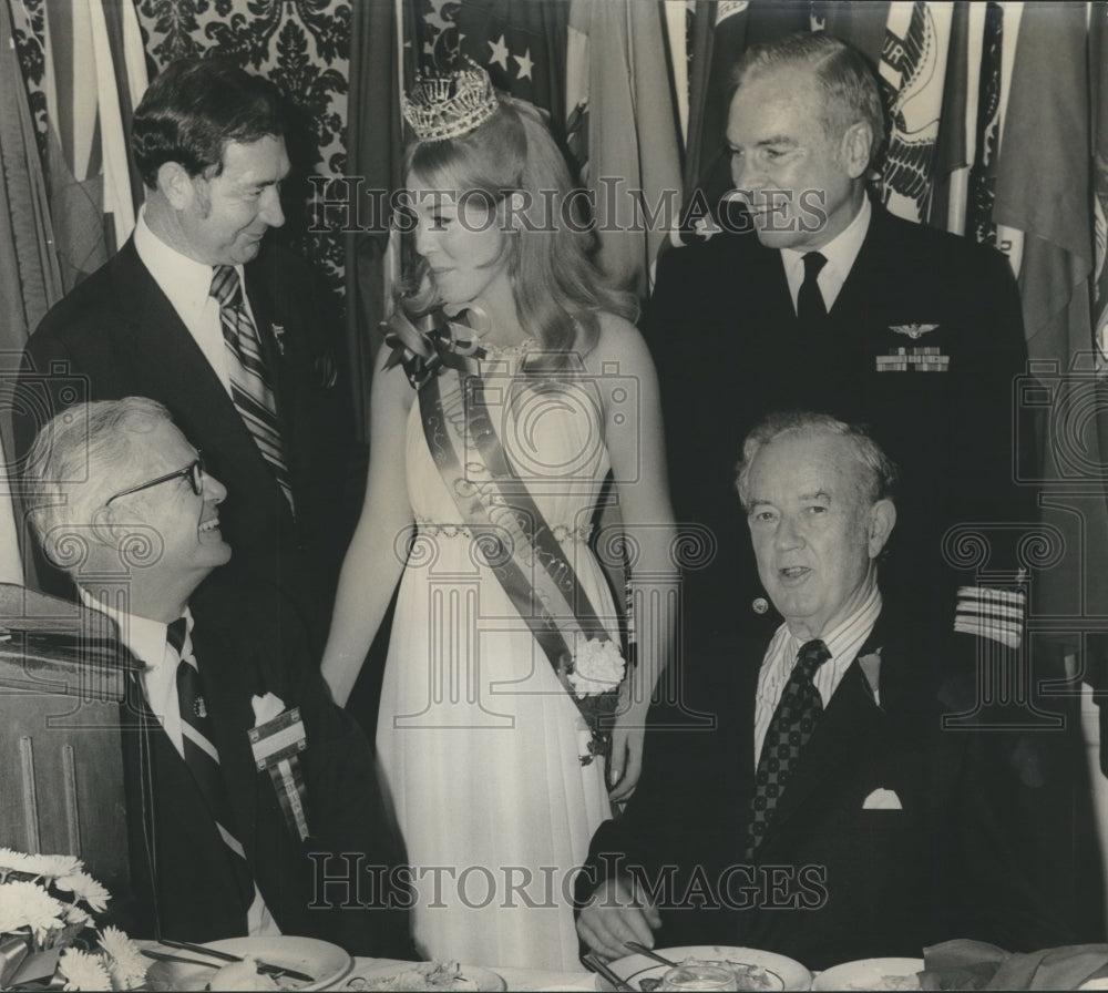 1971 Press Photo Veterans Day - Vice Admiral Noel Gayler and Others - abna31636 - Historic Images