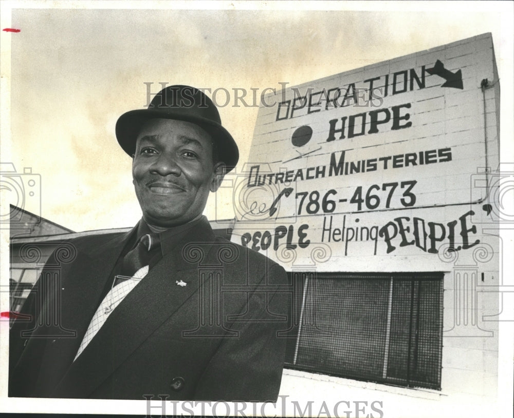 1992 John Gelpin, Operation Hope Outreach Ministeries, Alabama - Historic Images