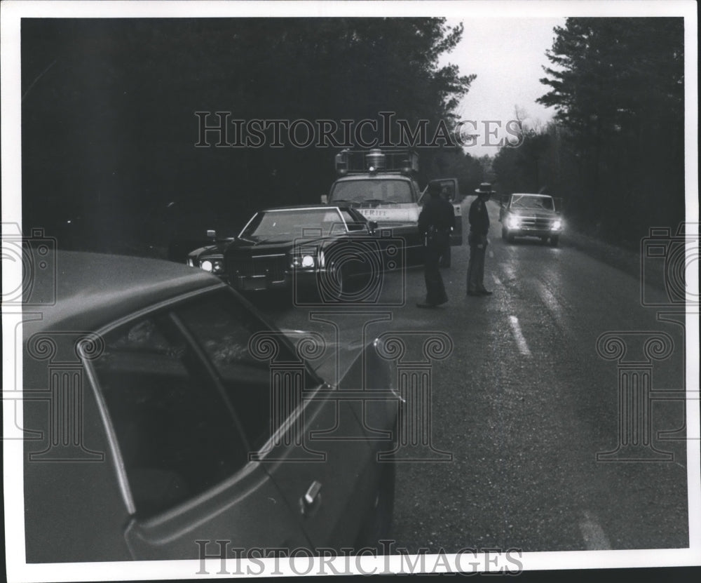 1976 Police After Attempted Kidnapping of A.G. Gaston, Alabama - Historic Images