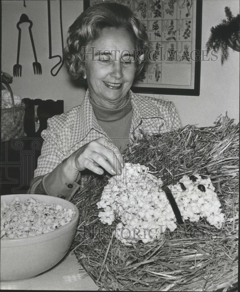 1974, Mrs. Harvey Hooks and Popcorn Holiday Decoration - abna31681 - Historic Images