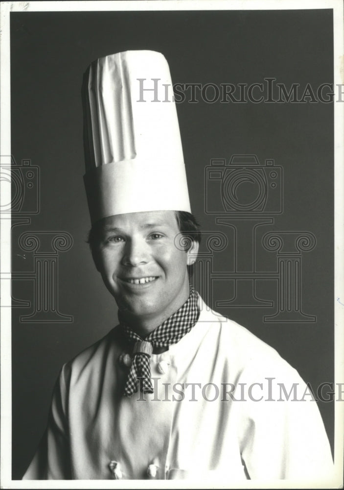 1985, Executive Chef Michael Hoffman at Birmingham Hilton Hotel - Historic Images