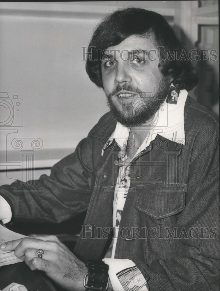 1975 Psychiatrist Doctor Russell Hughes - Historic Images